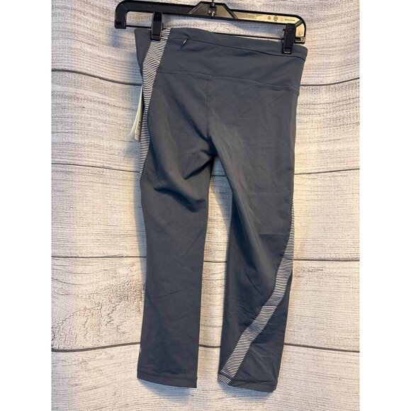 NWT GapFit GFast Capri Leggings Regular Rise Size XS - Picture 4 of 4